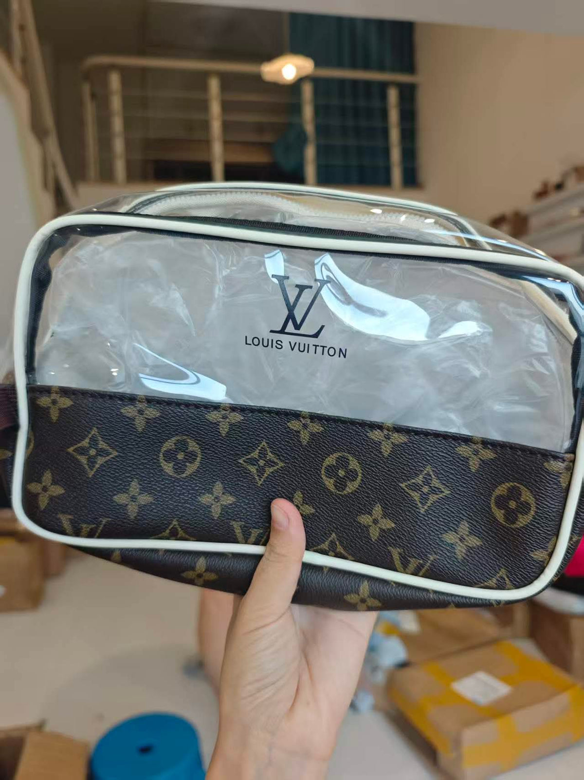 Cosmetic clear carry bag