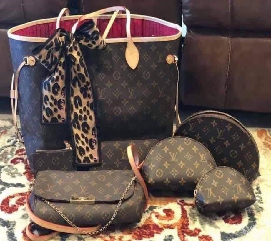 L Large Multi Pc Bag Set Mono