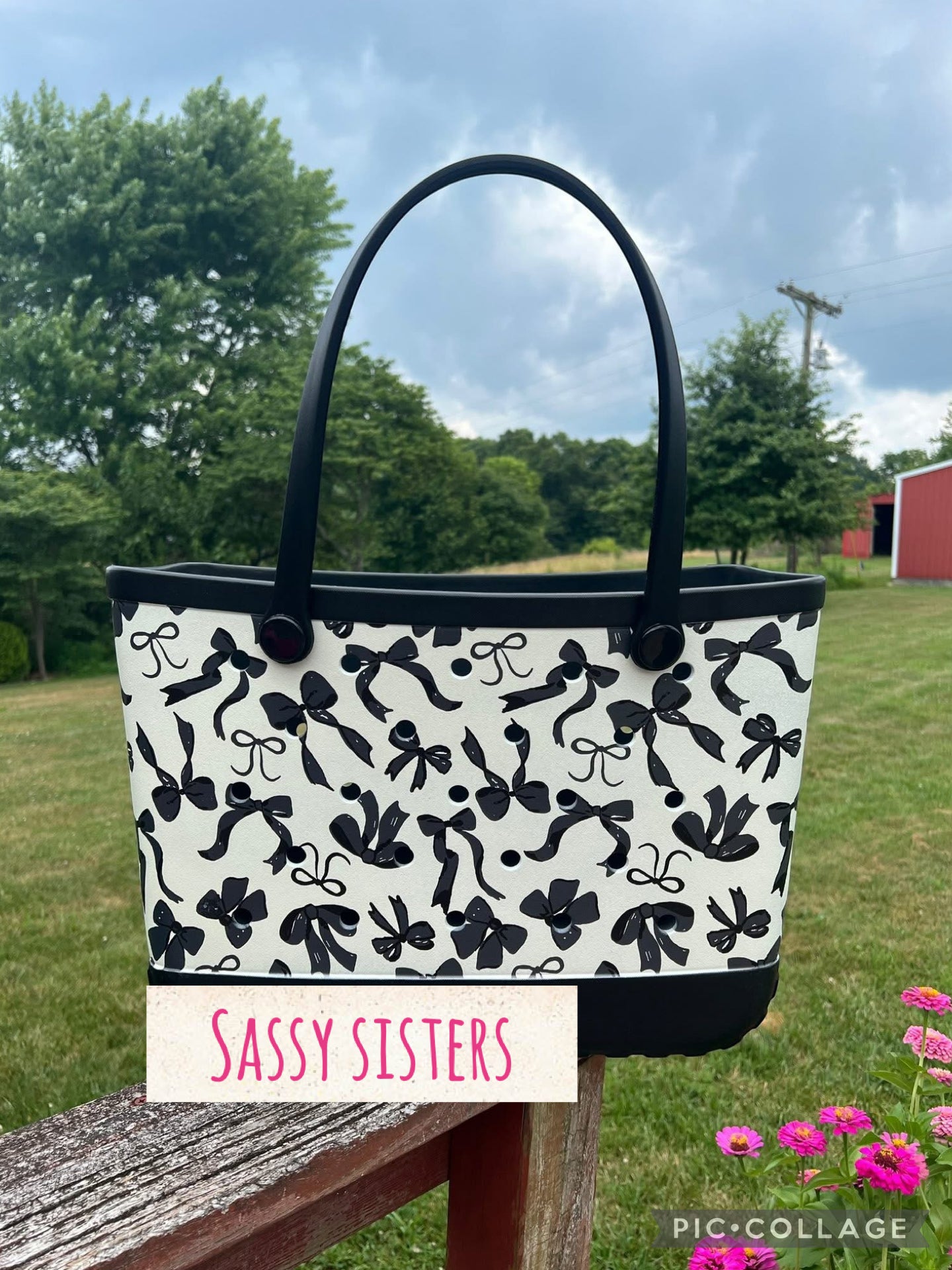 In stock - black bow beach tote