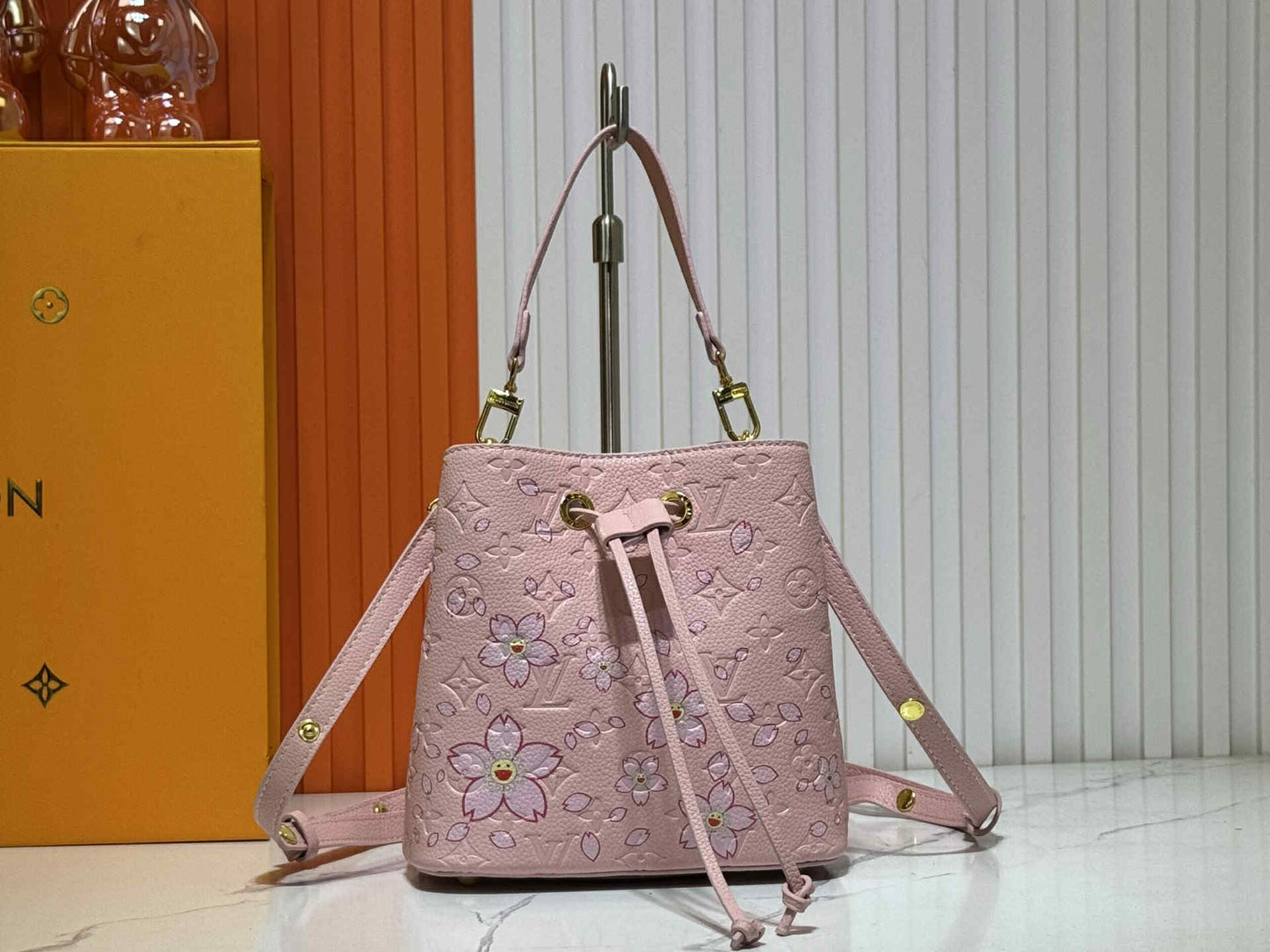 L TM Pink Flower Bucket Bag