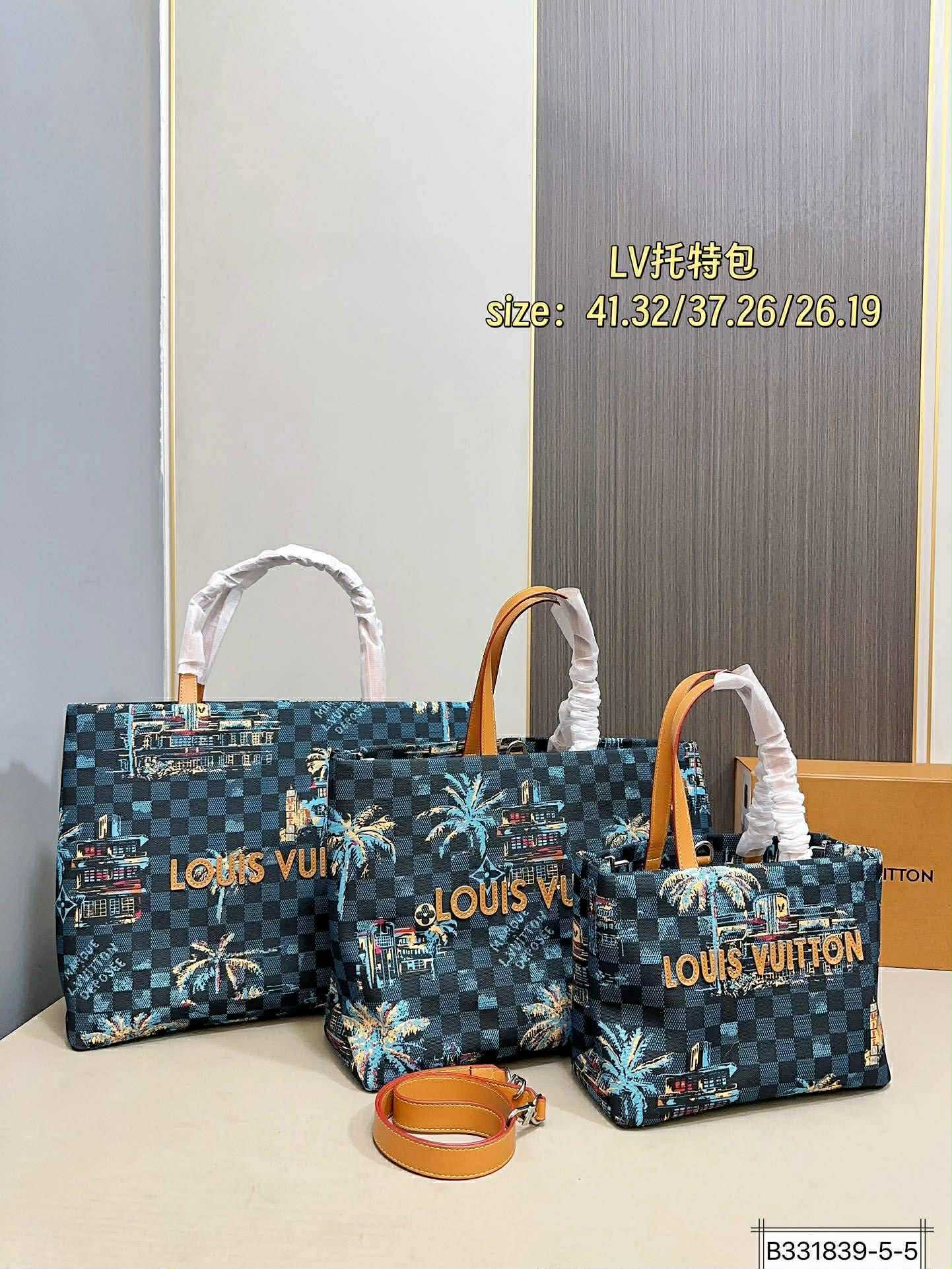L Checker/Palm Tote S/M/L