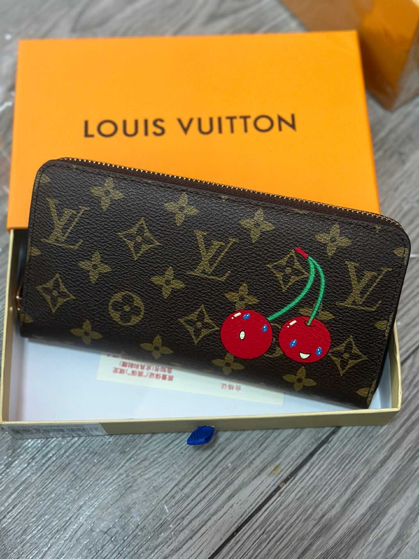 L Cherry/Mono Wallet