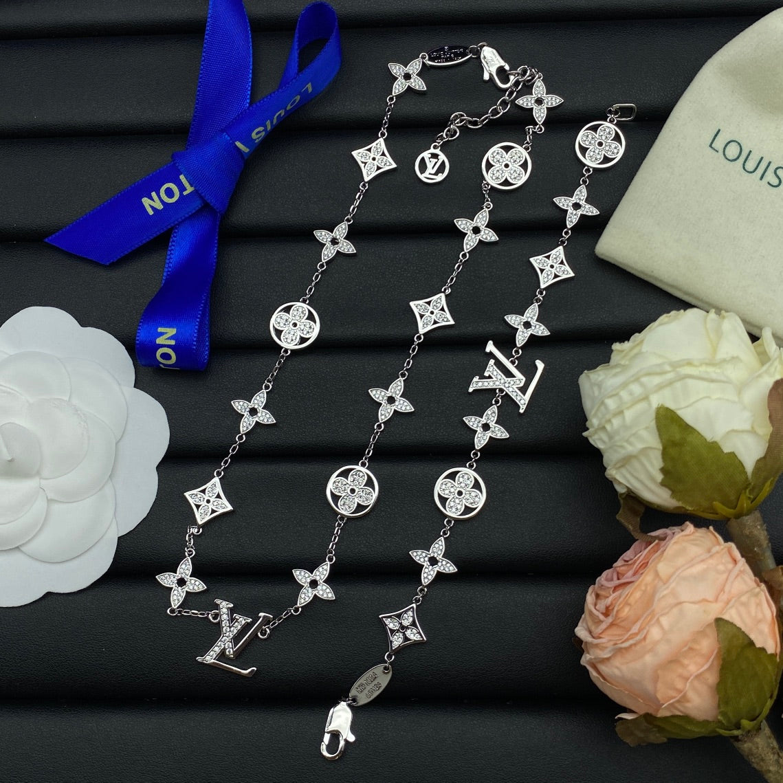 L Logo Necklace & Bracelet Set