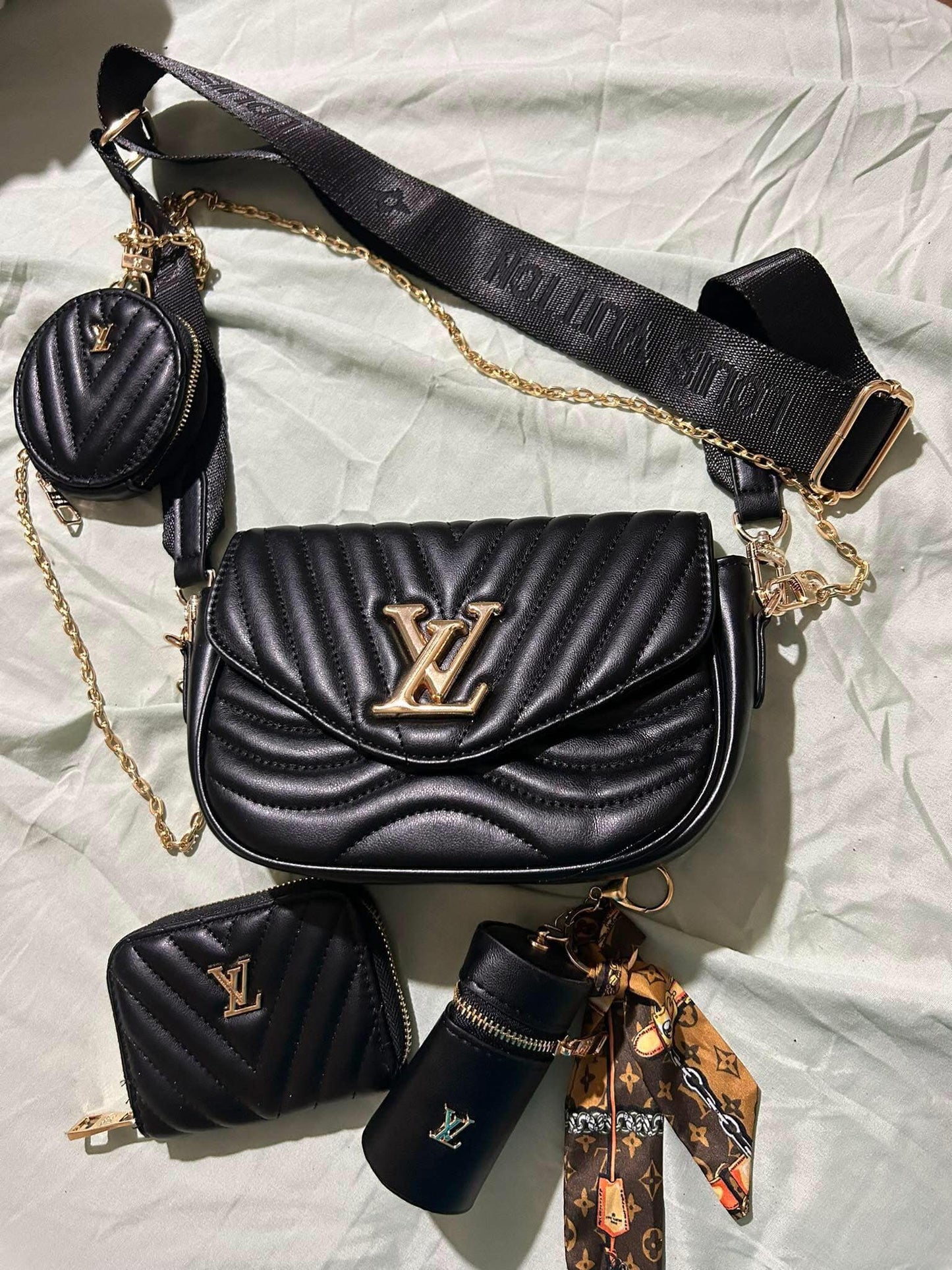 L Quilted Bag w Accessories