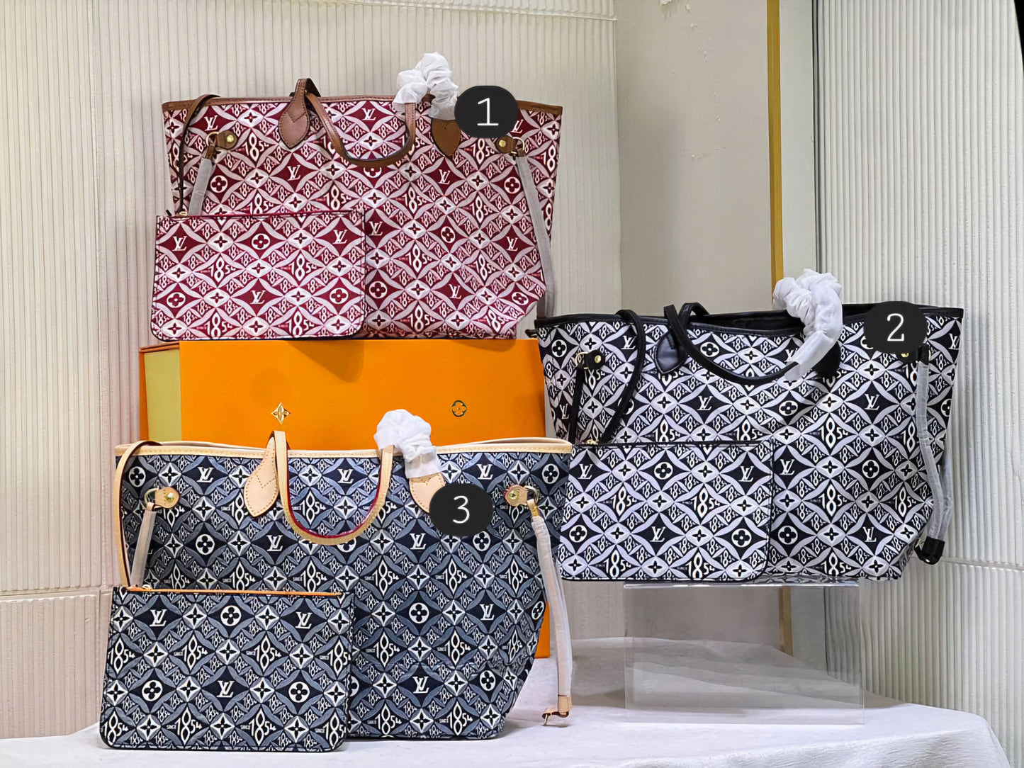 L Patterned Totes