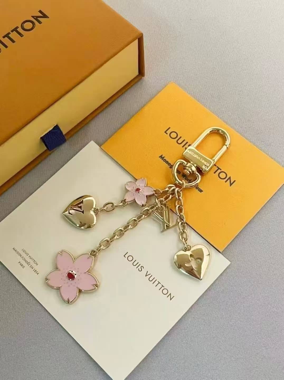 L Flower/Heart CharmKeychains New!!