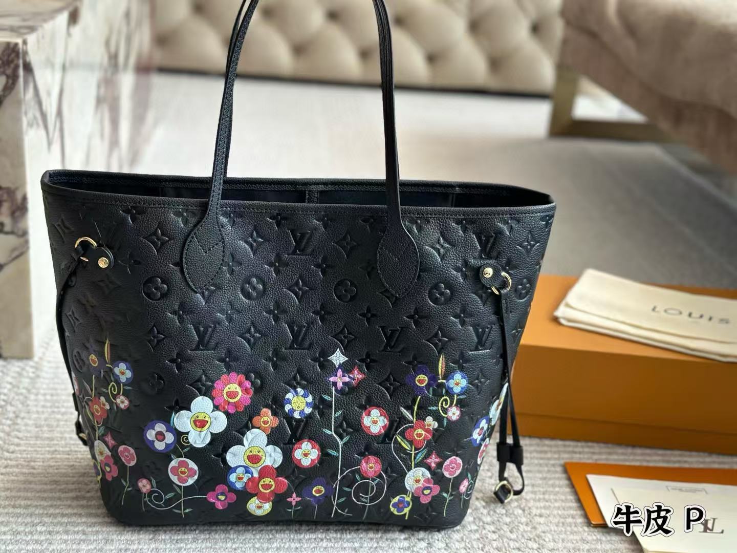 L Never Full TM Bag Black