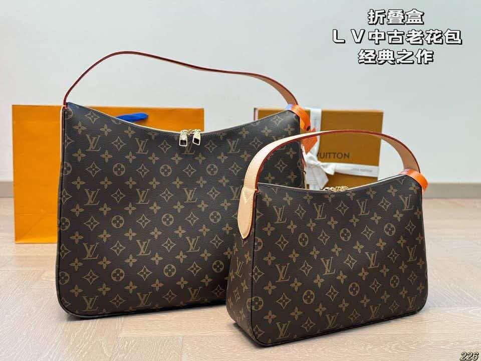 L Mono Shoulder Bags