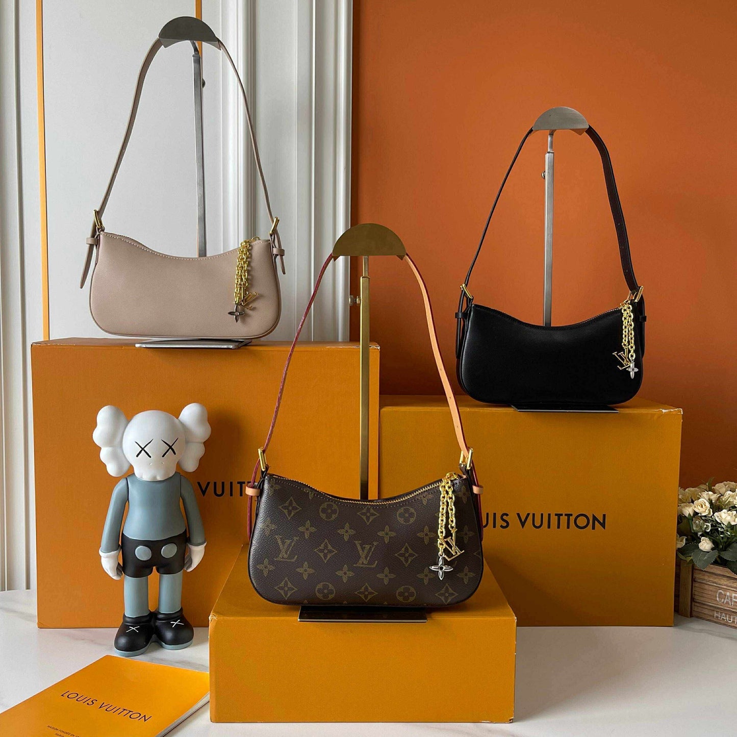 L Shoulder Bag 3
