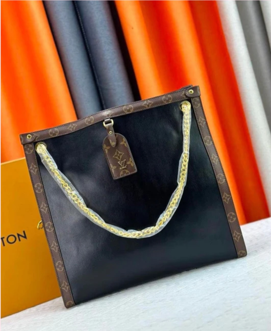 L Bag Black/Mono/Chain