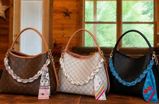 Lynn tote with accessory- leave in notes at checkout