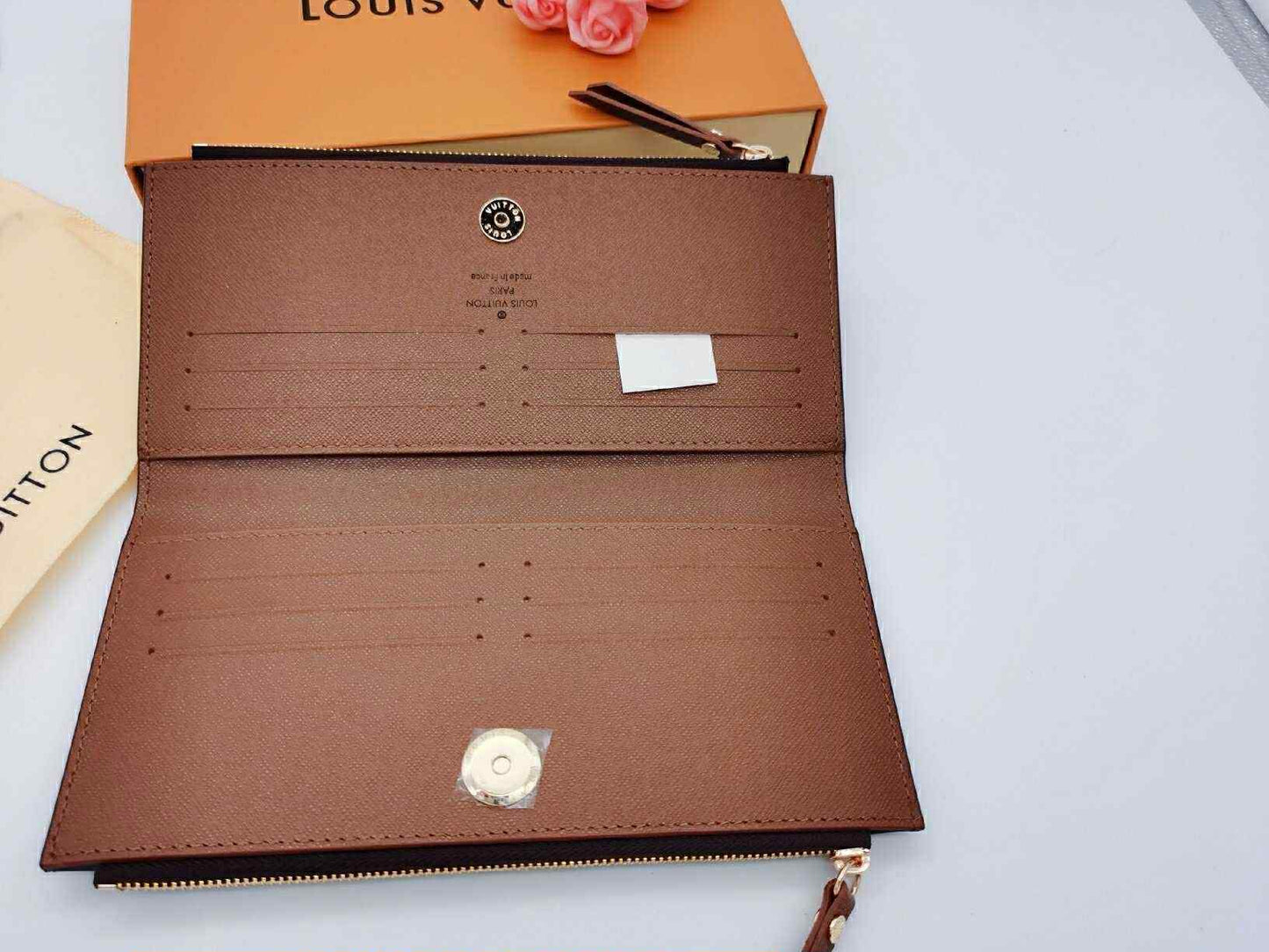 New style wallet with card slots