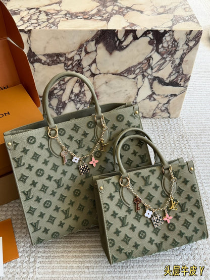 Megan tote 🔥