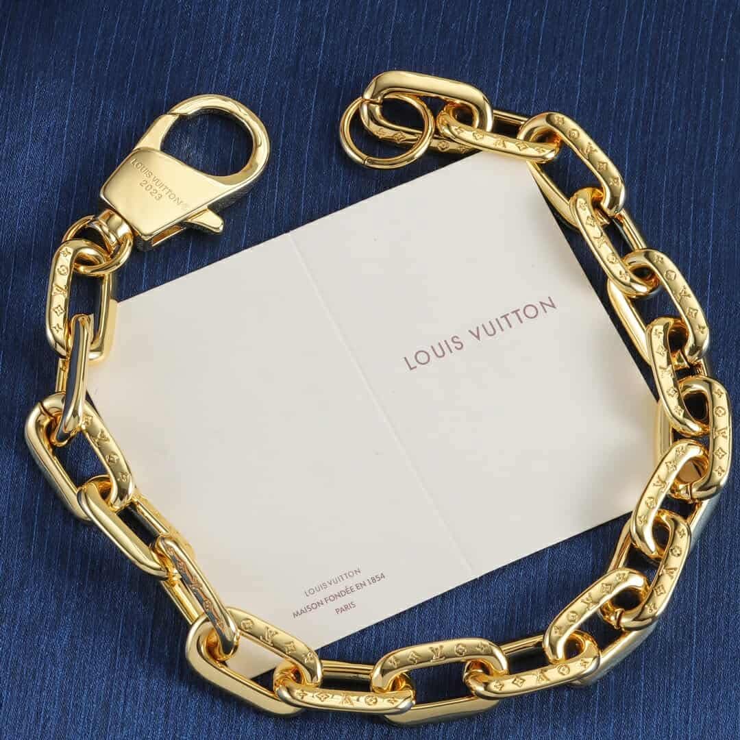 L bracelet