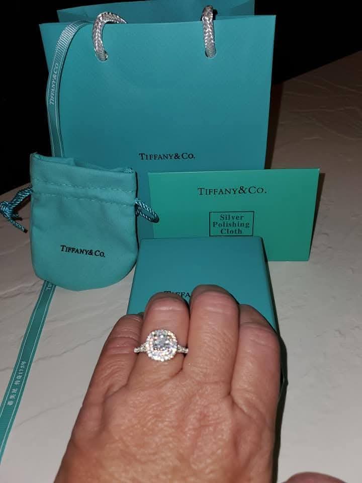 T ring Halo Cushion Cut