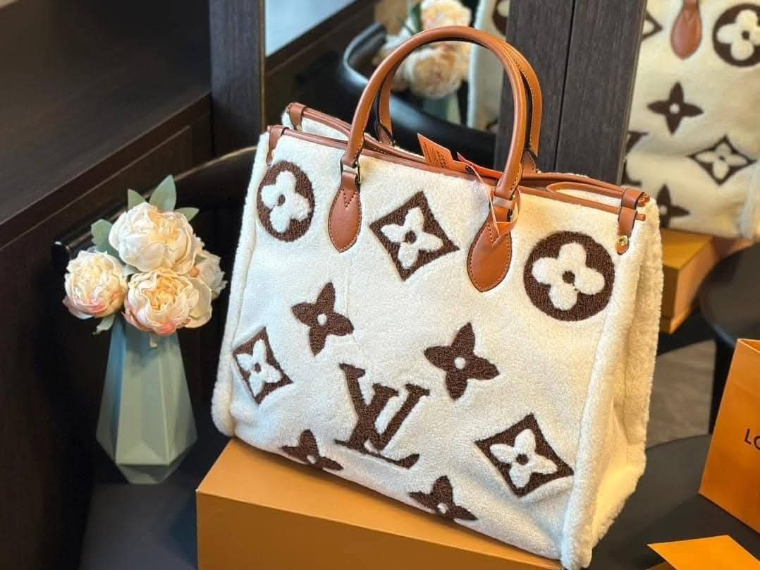 L Sherpa Teddy Mono Totes