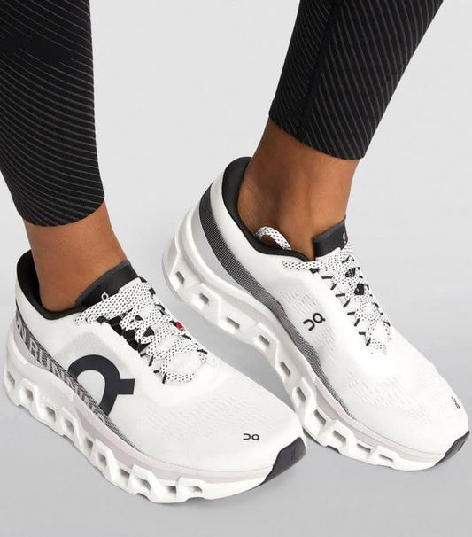 On C Shoes White /Black