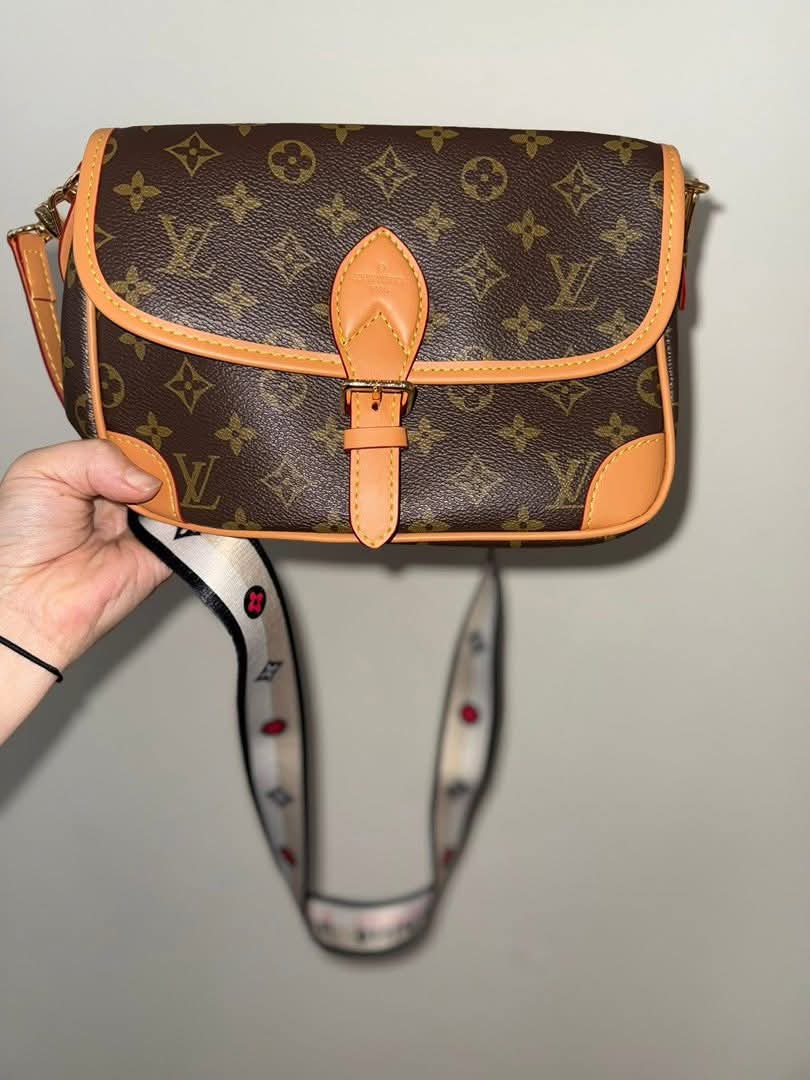 L Classic Mono Diane Bag