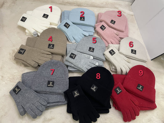L Basics Hat & Scarf Set
