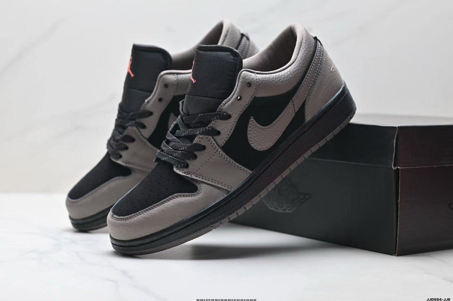 NKE Black/Grey Sneakers