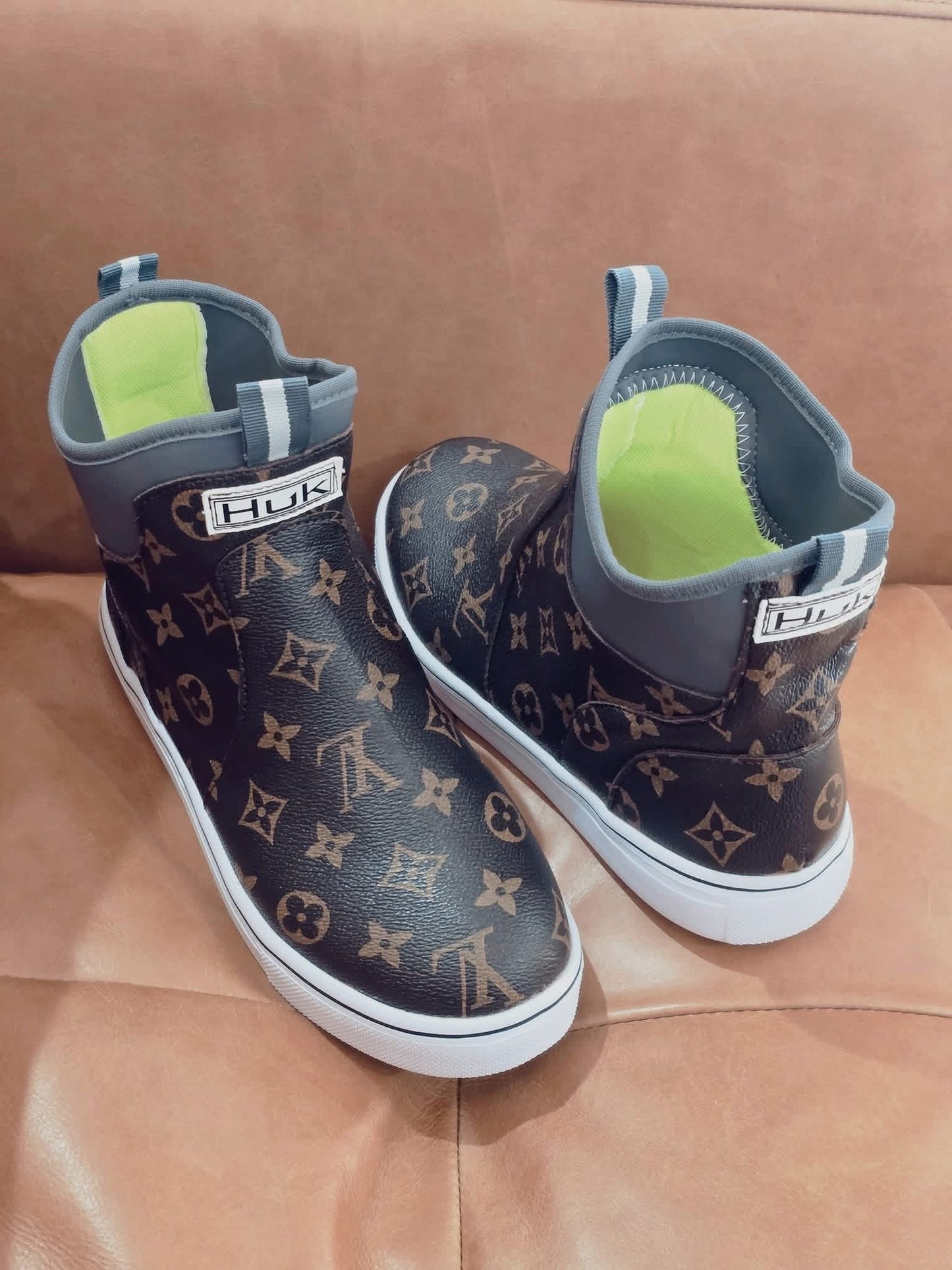 H boot