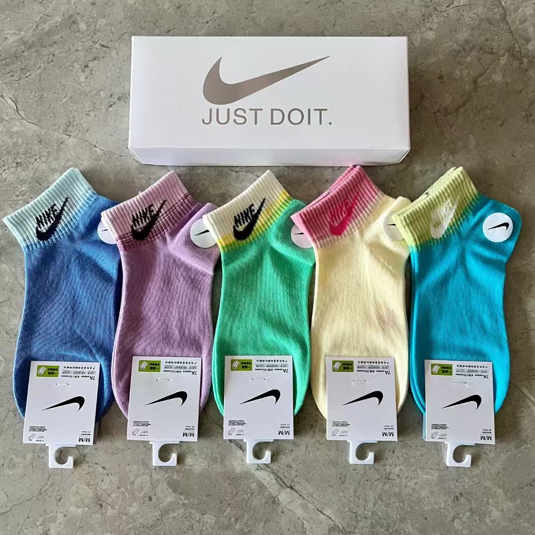 Socks w box Lu/Nke/Adi