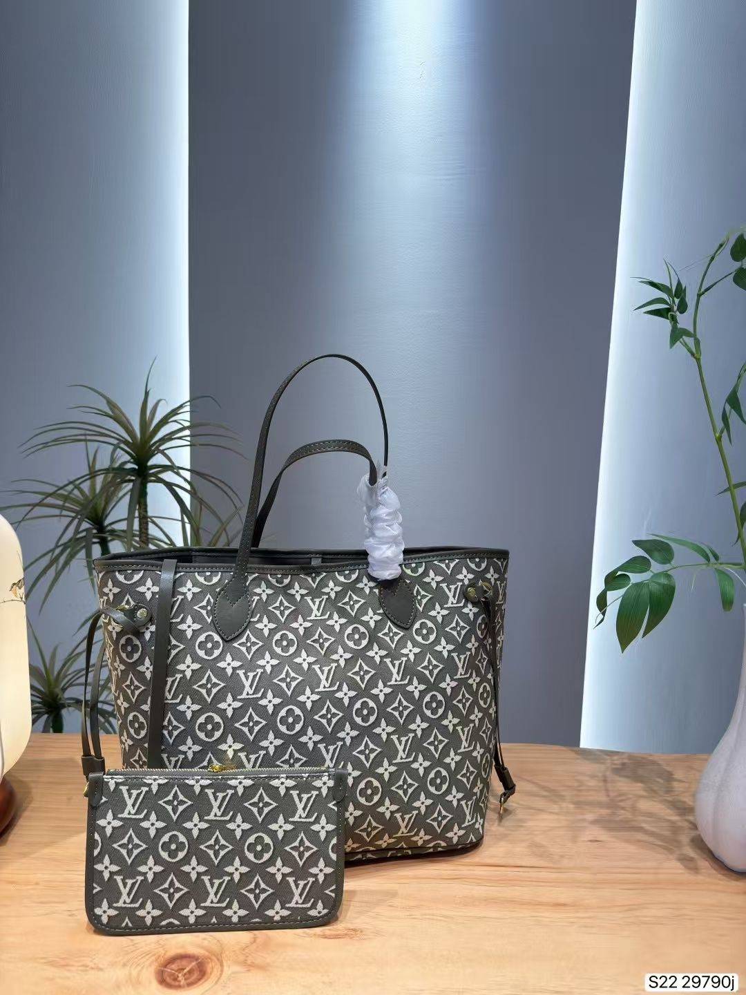 Ellie liza tote