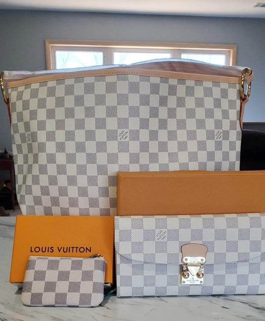 White checkered set