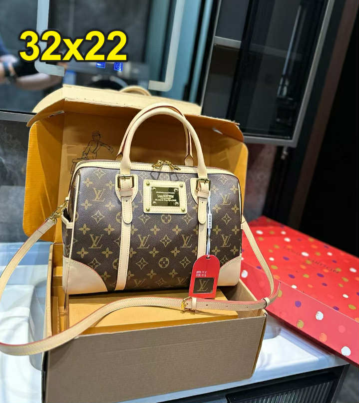 L Logo Plate Bag