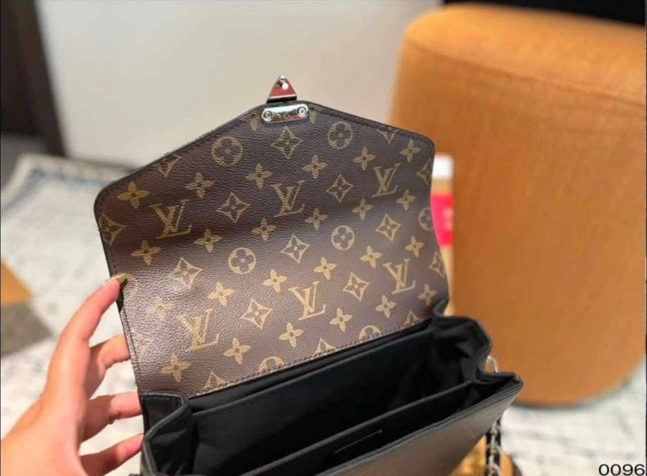 L Black&Mono Crossbody Bag