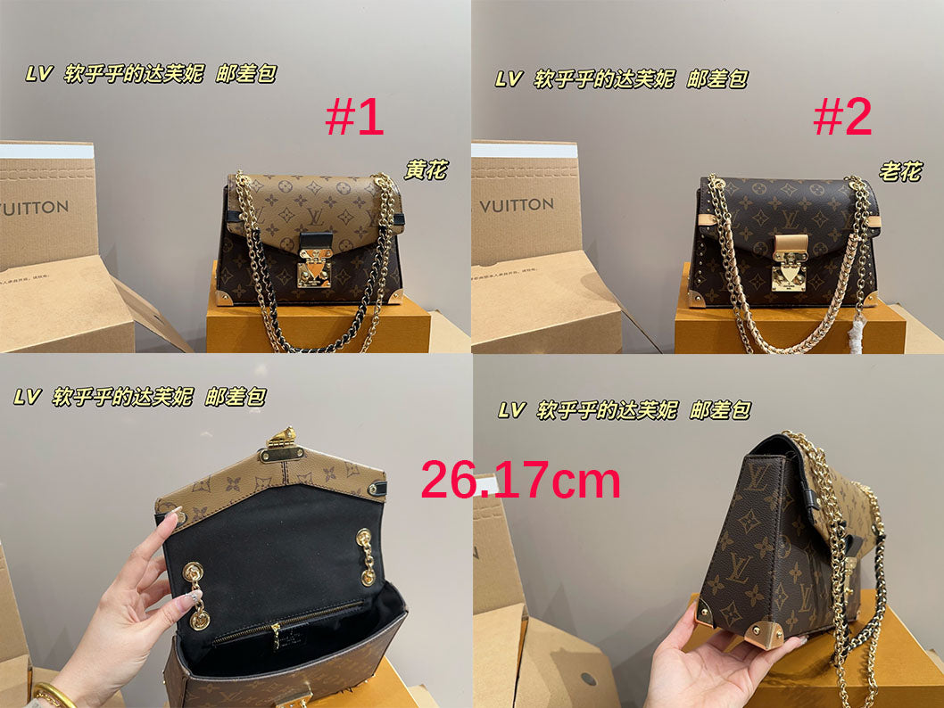 L Sleek Chain Bag