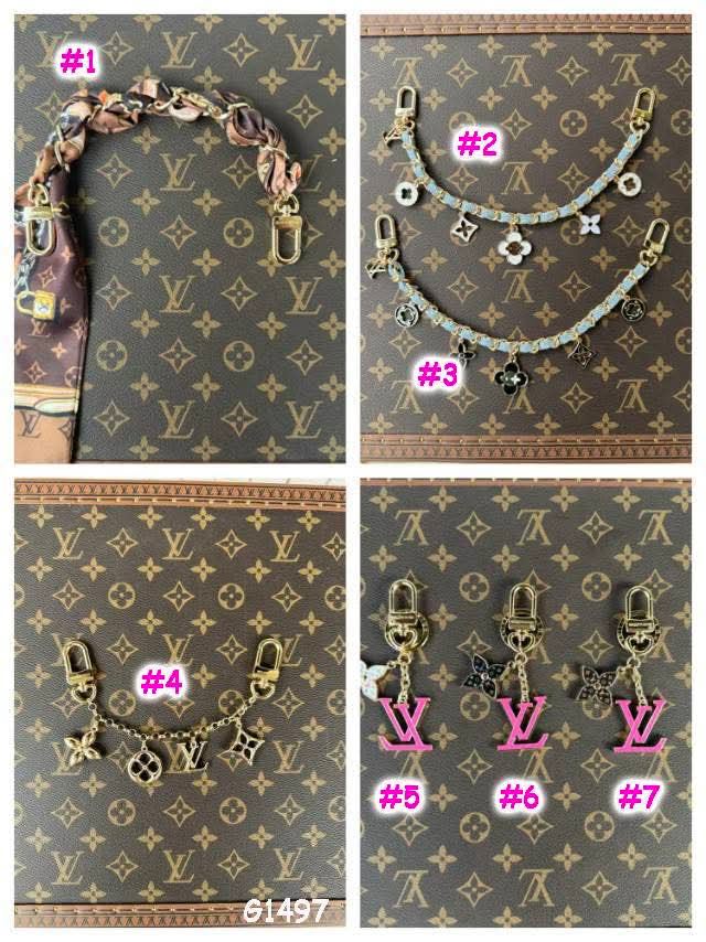 L Keychains & Bag Charms 100