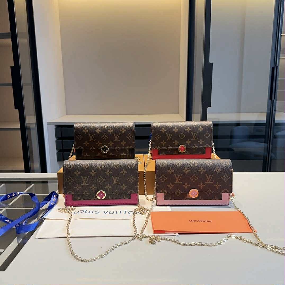 L Side Clutch Bags