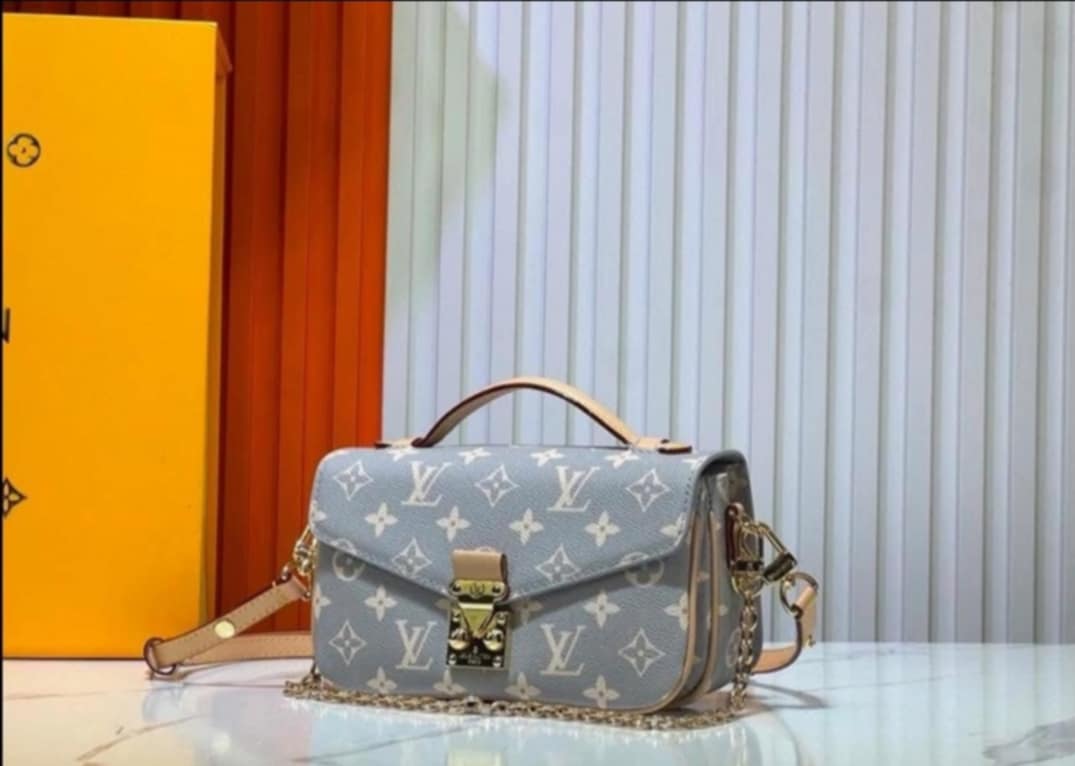 New Color Crossbody