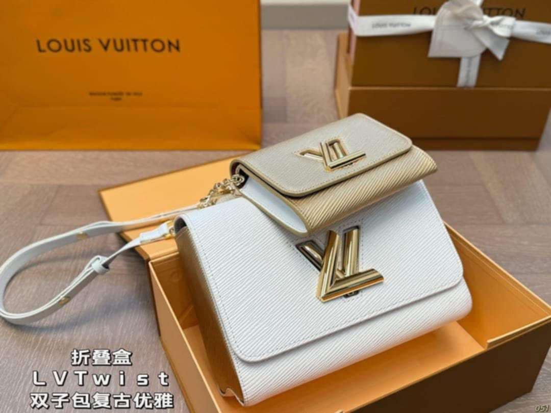 L White Logo Shoulder Bag