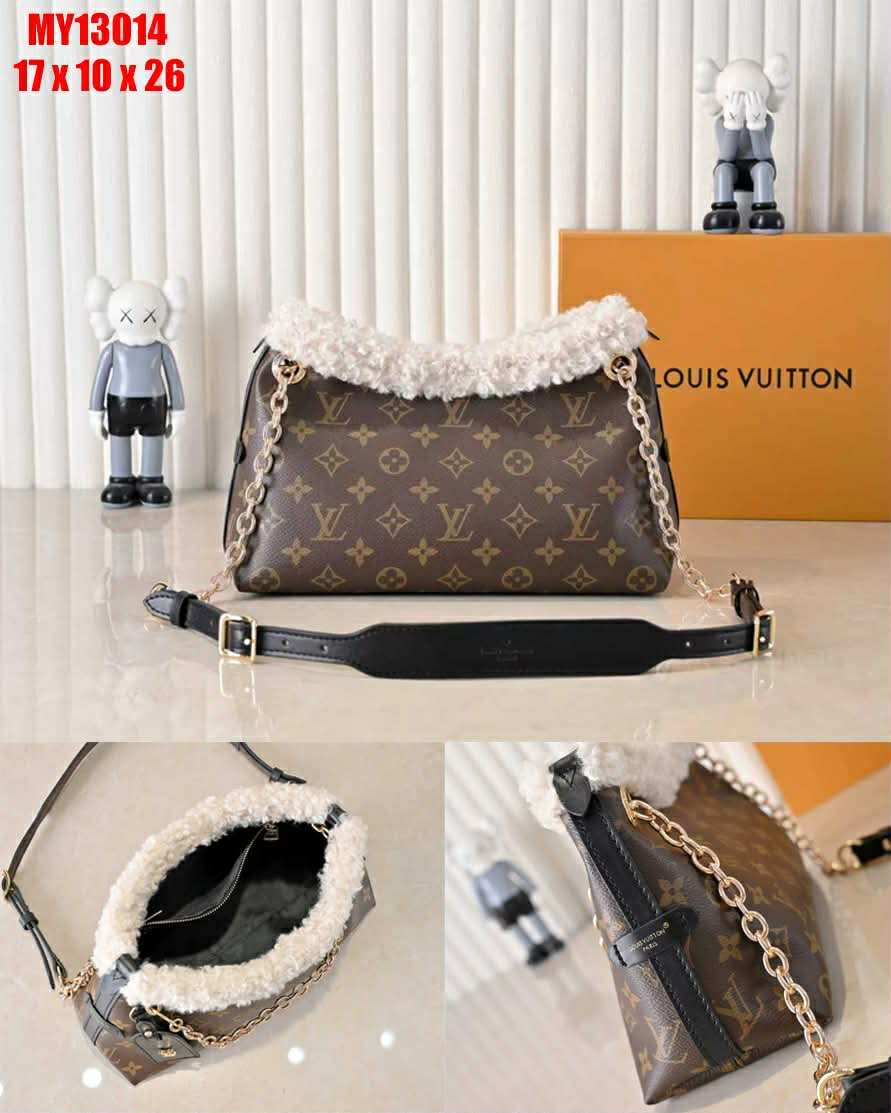 L Chain Sherpa Bag