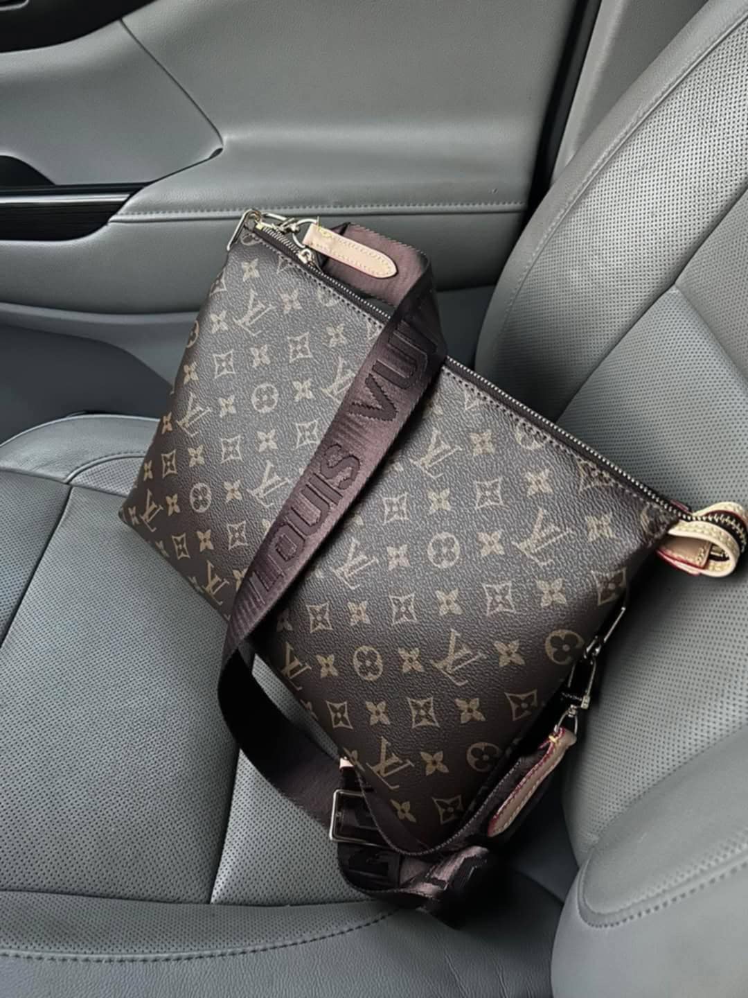 L Coussin Mono Bag
