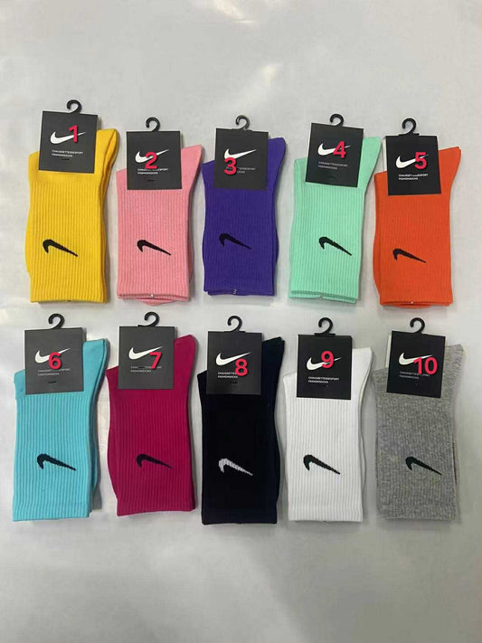 NKE Socks Solid Tall