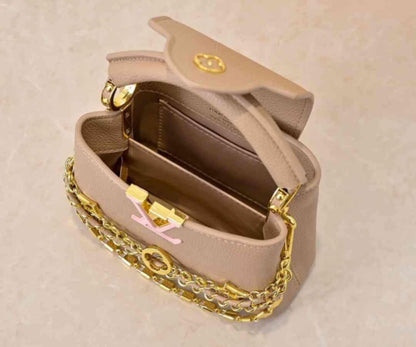 L Bags w Charm Chain