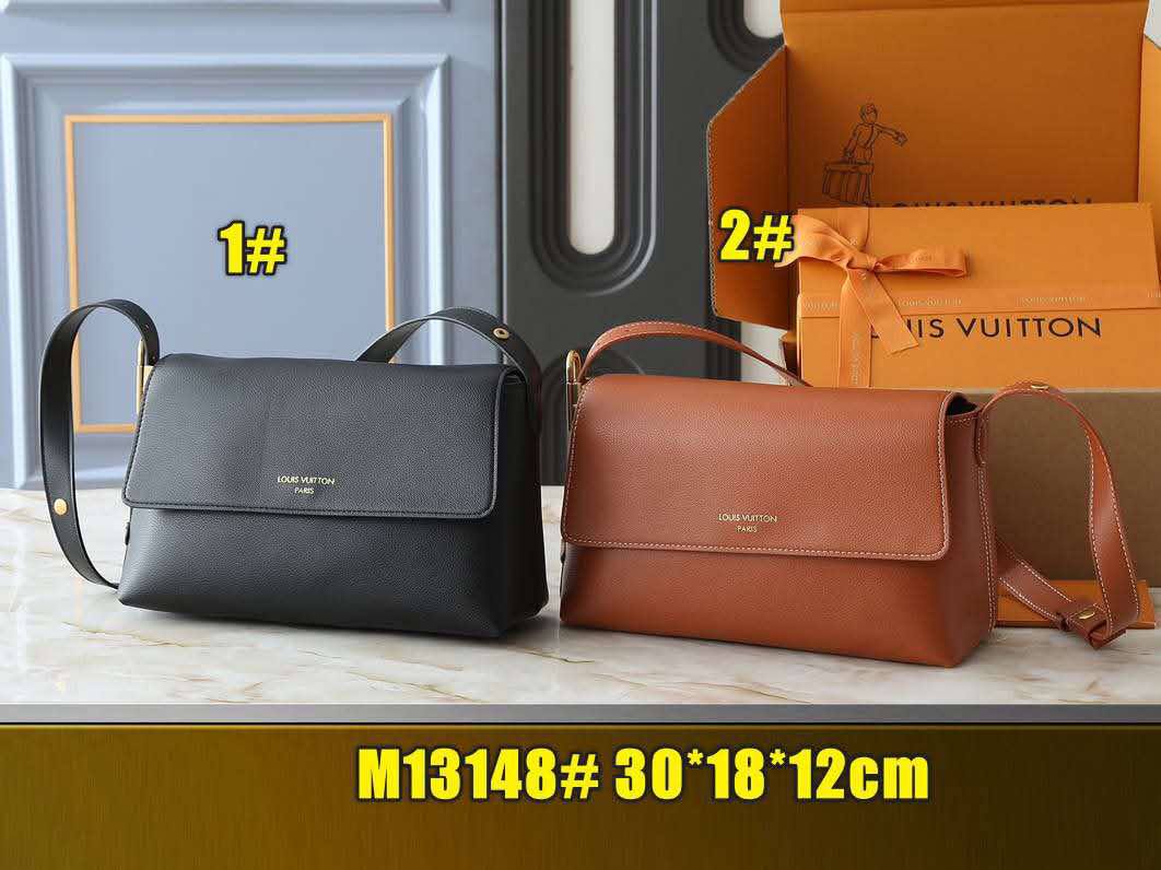 L Flap Bags Black / Tan