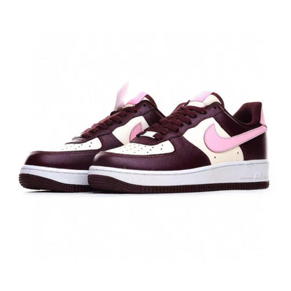 NKE Sneakers Burgundy/Pink