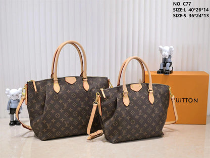 Embossed L Bags 7 Mono
