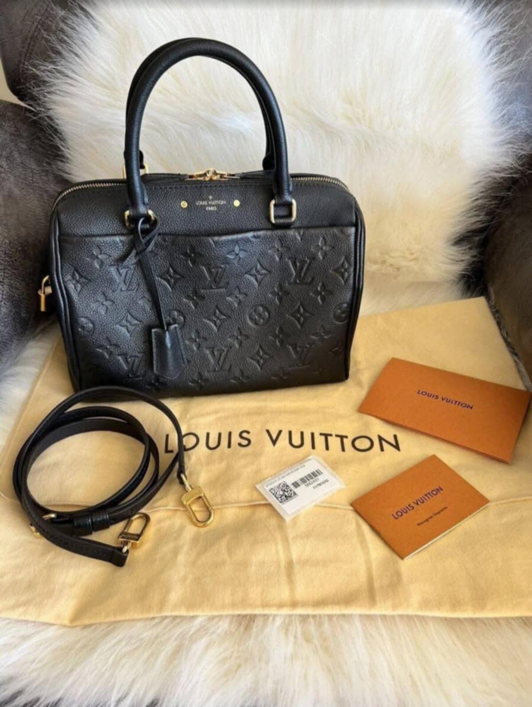 L E Bag Black Mono
