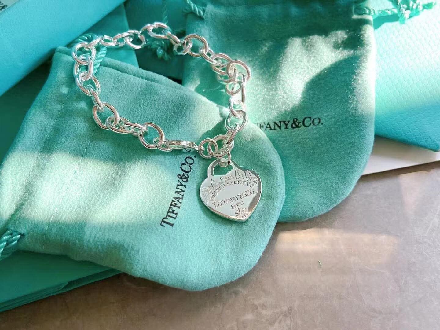 T&C Heart Return Bracelet