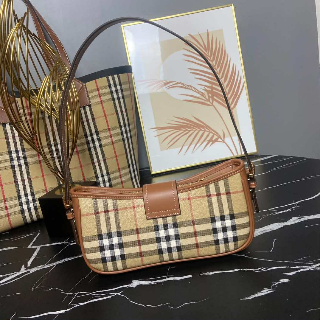 B-Berry Shoulder Bag