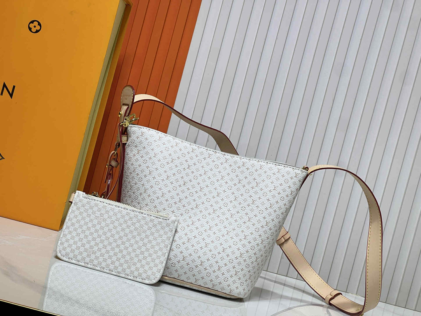 L White Mono Bag w Insert