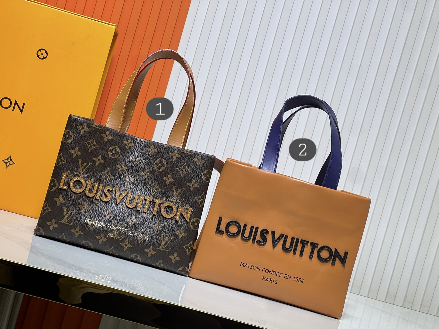 L Hand Bags Mono/Tan