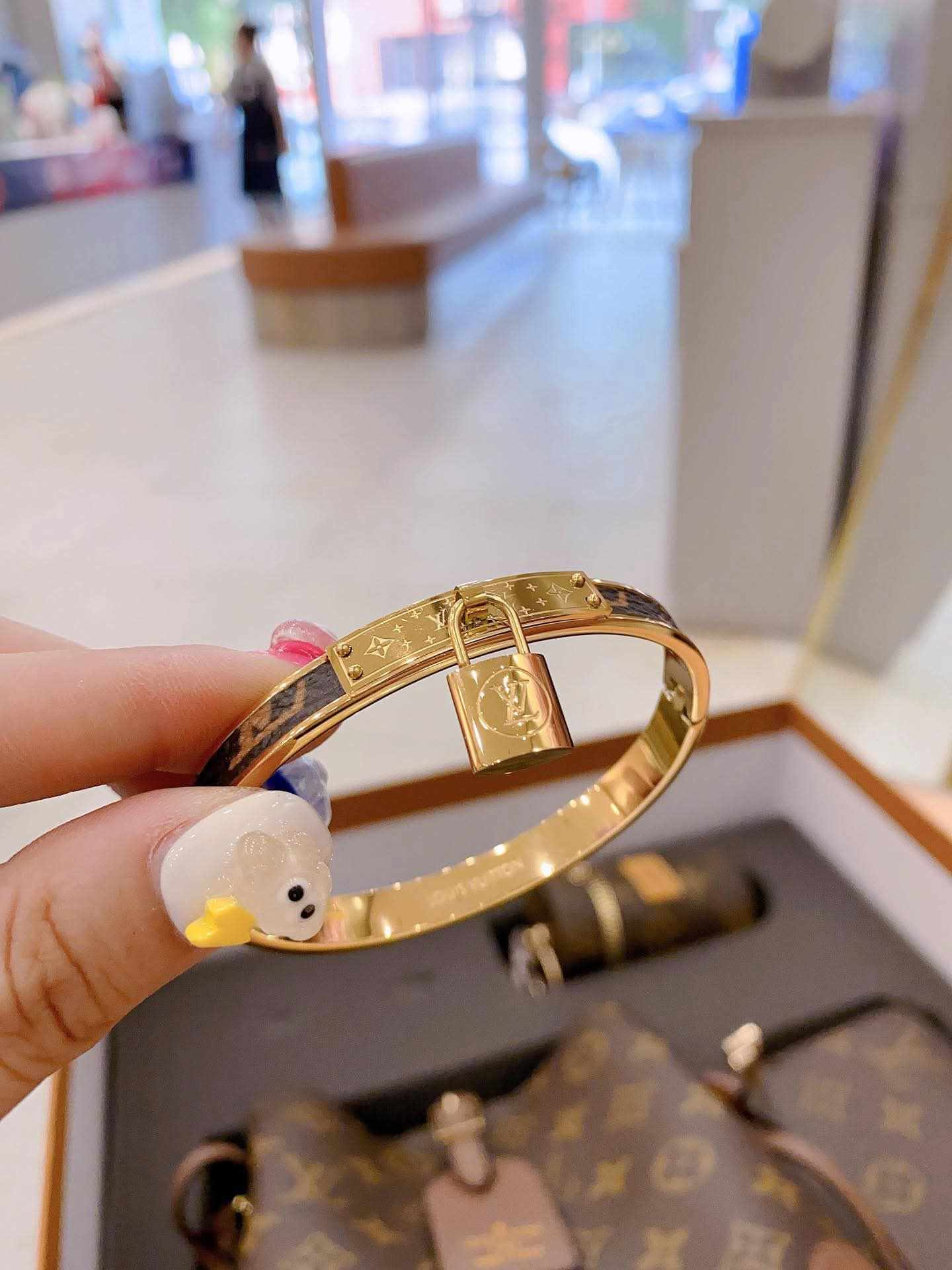 L Mono Lock Cuff Bracelet