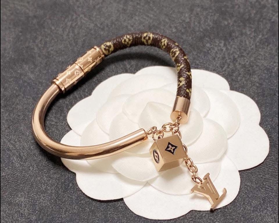 L Mono Charm Bracelet 2