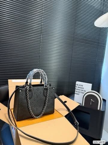 L Black w/ Chain